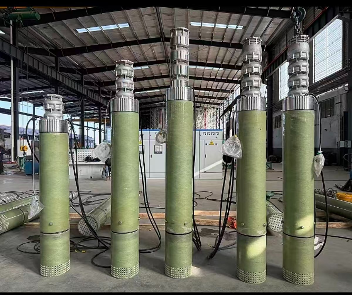 玻璃鋼導(dǎo)流罩潛水電泵整裝待發(fā)